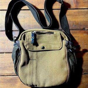 NWOT. Brown/Tan Crossbody Bag